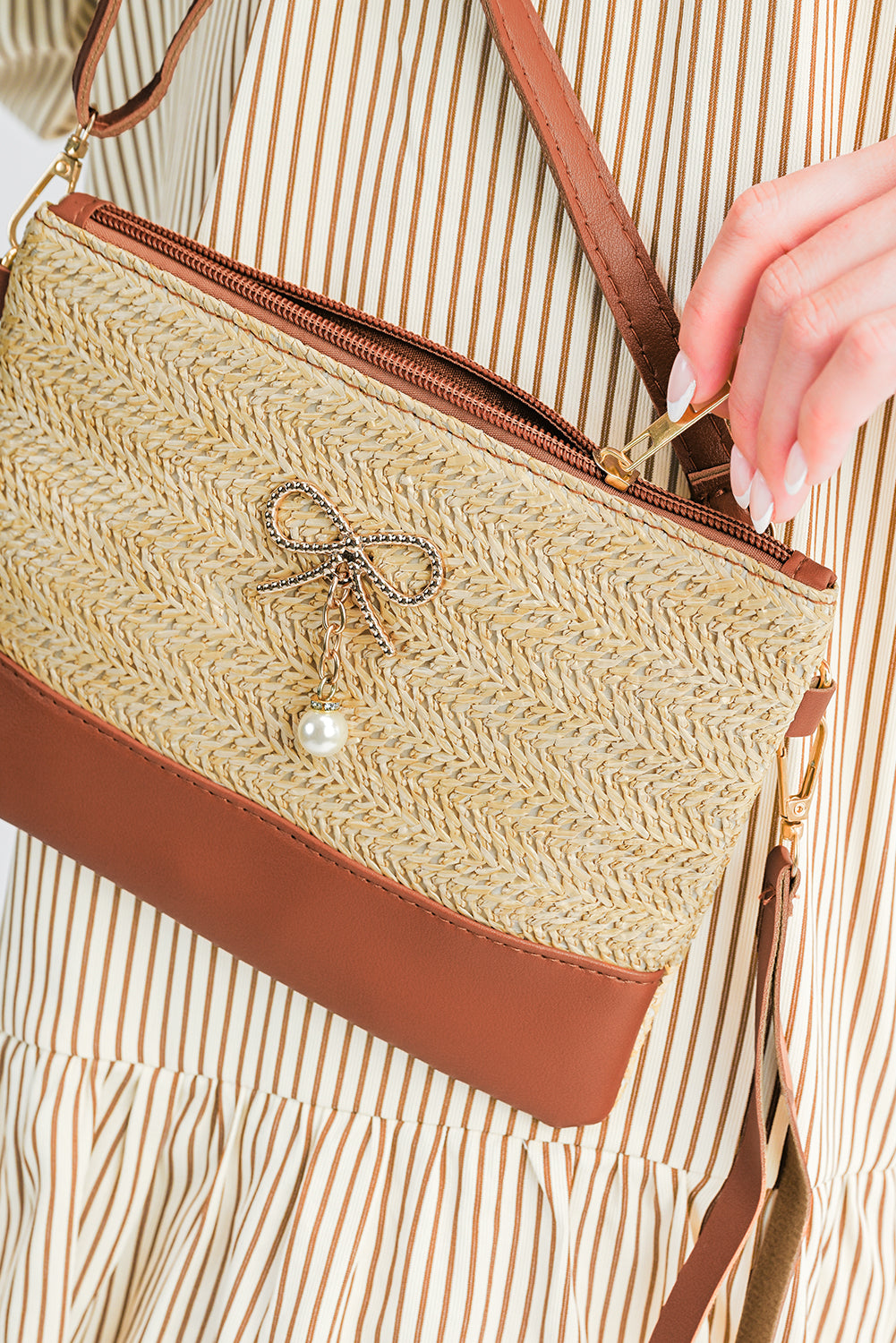 Beige Bow Pearl Decor Straw PU Leather Patched Crossbody Bag