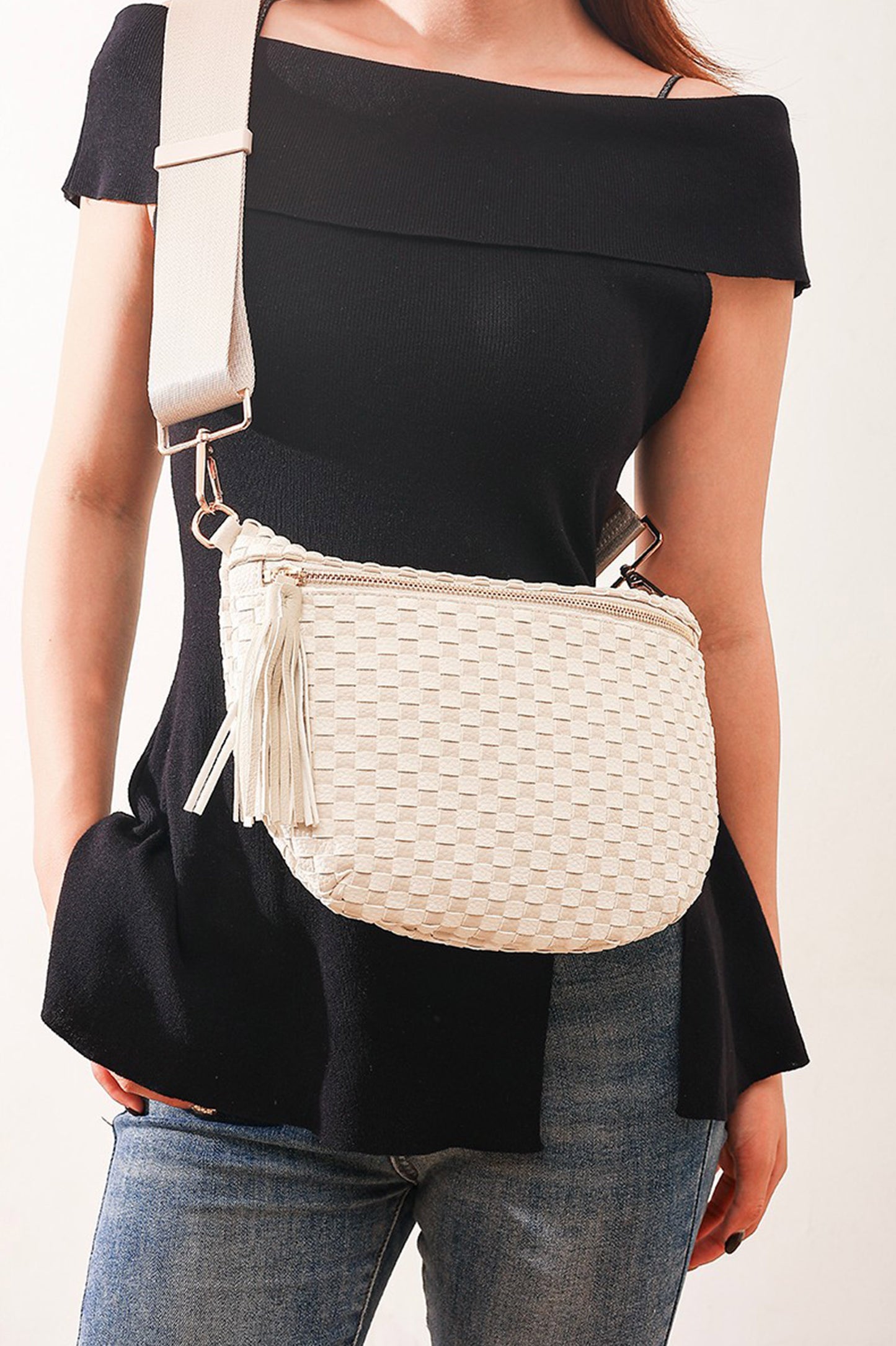 Color black Checkered Woven PU Leather Crossbody Bag Adjustable Strap Large Size