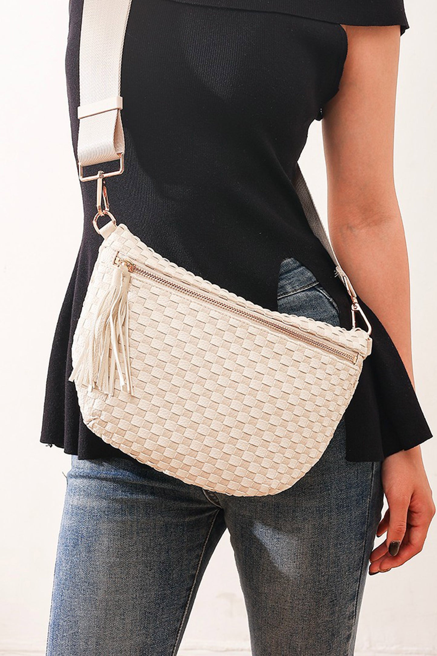 Color black Checkered Woven PU Leather Crossbody Bag Adjustable Strap Large Size