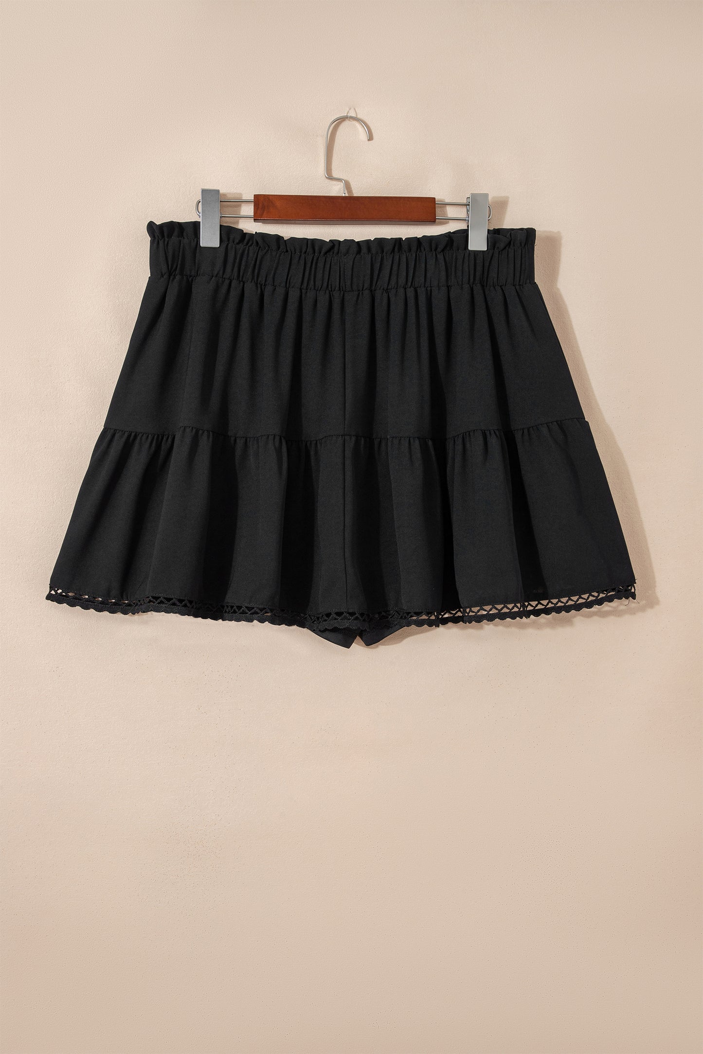 White Plus Size Frilled Elastic Waist Lace Trim Boho Ruffled Shorts
