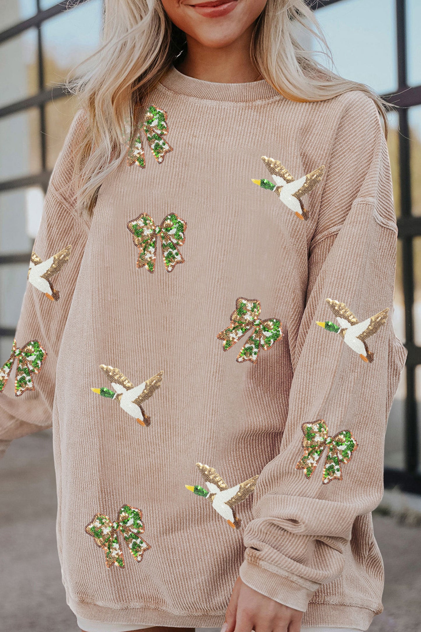 Apricot Twisted Rib Sequin Patched Mallard Bow Pattern Oversized Sweatshirt