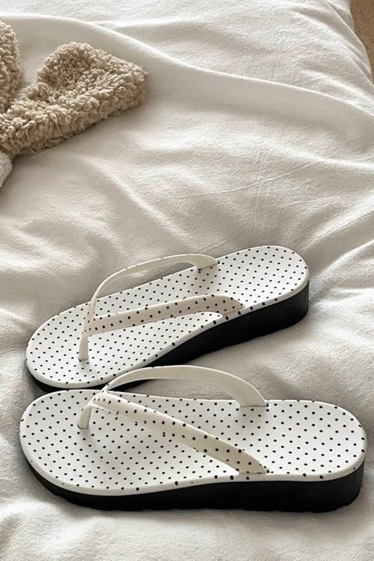 White Polka Dot Contrast Low Heel Platform Flip Flops Slippers